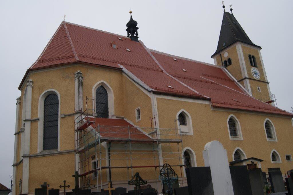 Bedachung einer Kirche durch die Köppl Alexander GmbH